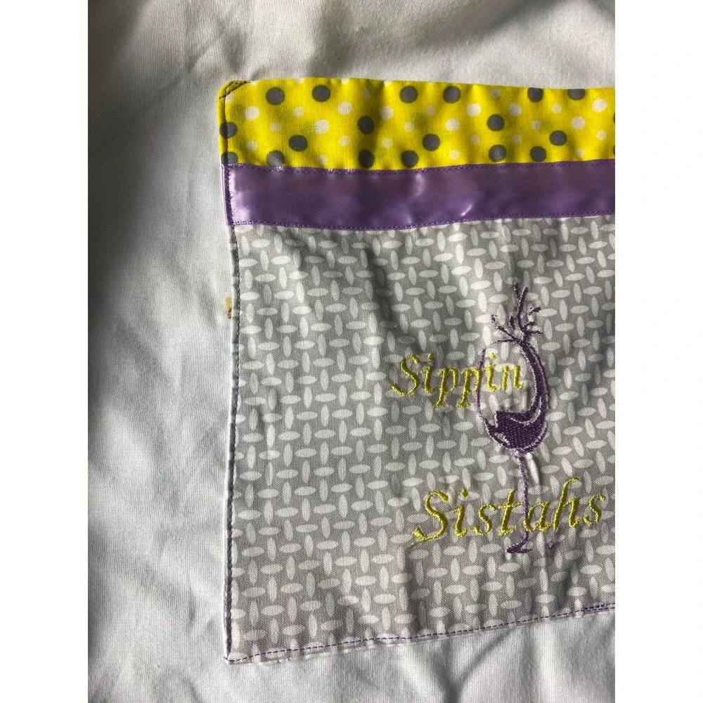Sippin Sistahs Embroidered White Apron Yellow Polka Dot Pocket Wine Theme NN27